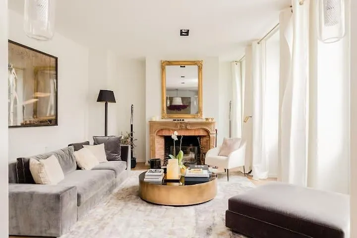 Maison Privee Holiday home *