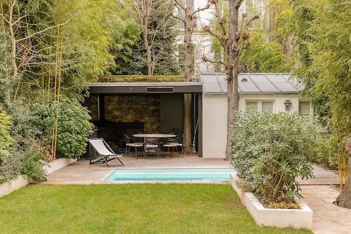 Maison Privee Holiday home *